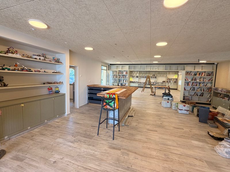 Display shelves and counter, during fit-out