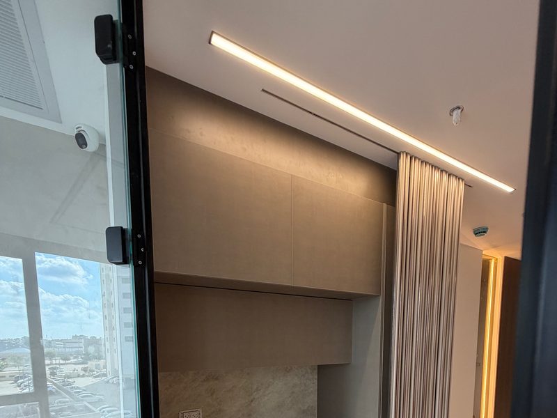 Kitchenette with a fluted panel