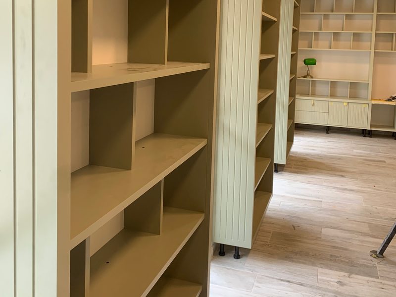 Shelving units with grooved sides